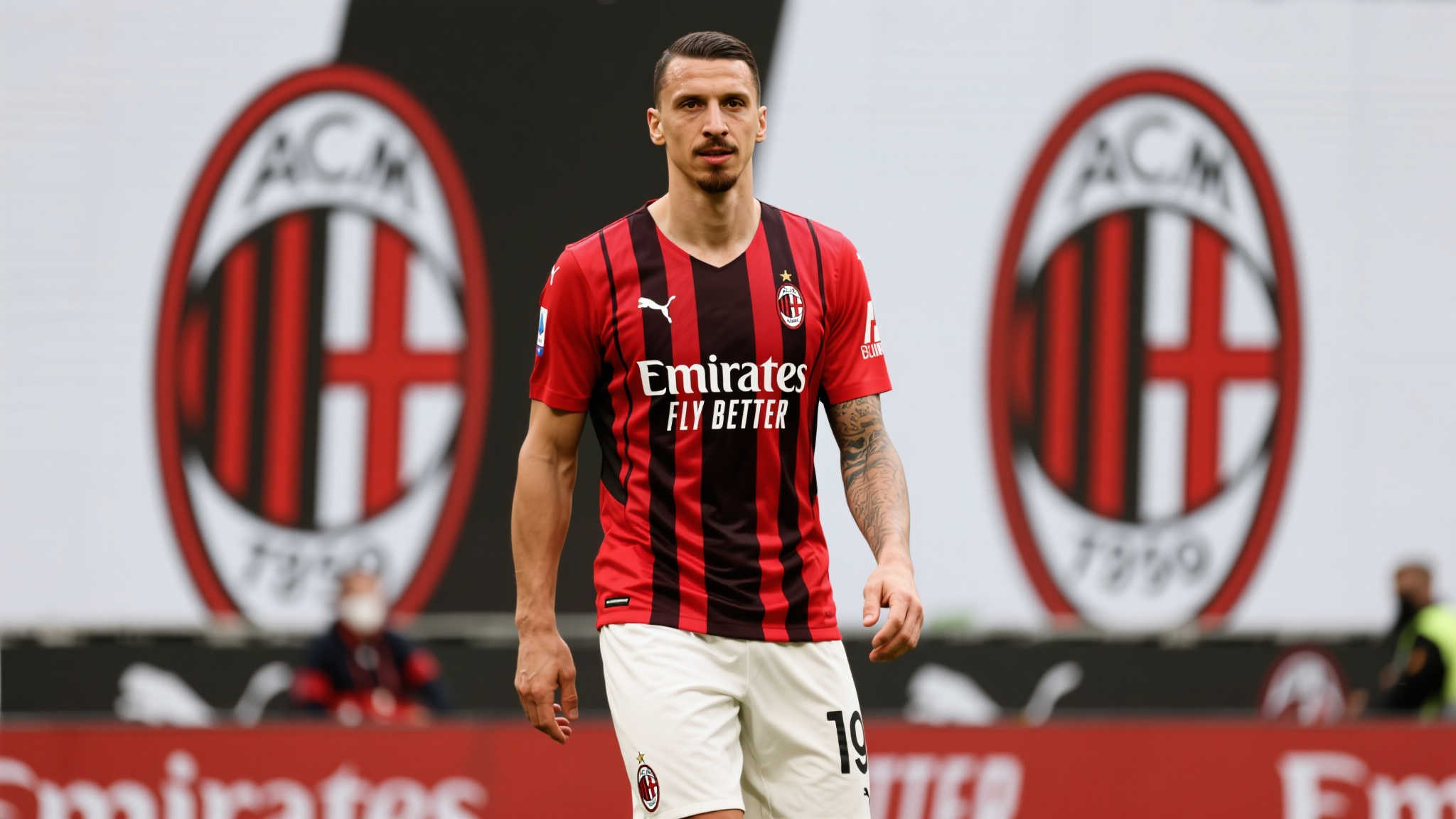 记者爆料:米兰与扎卡签约在即,下周或与勒沃库森敲定交易 引言:米兰转会市场再掀波澜 扎卡加盟在即
随着夏